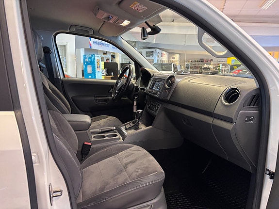 Volkswagen Amarok 12 of 16