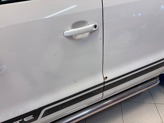 Volkswagen Amarok 7 of 16