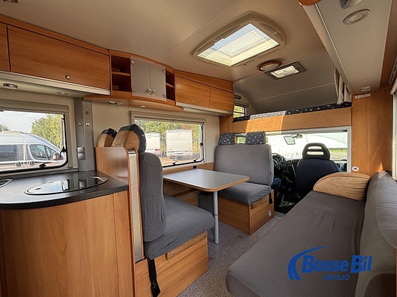 Weinsberg Meteor 790 * Solcell * Markis * A/C * Dragkrok * 5 of 18