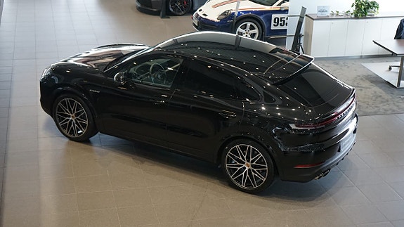 Porsche Cayenne 7 of 7