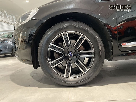 Volvo XC60 16 of 19