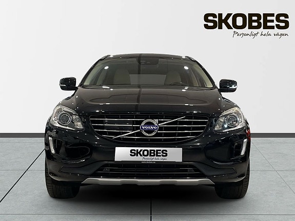 Volvo XC60 2 of 19