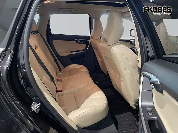 Volvo XC60 9 of 19