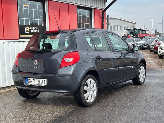 Renault Clio 7 of 17