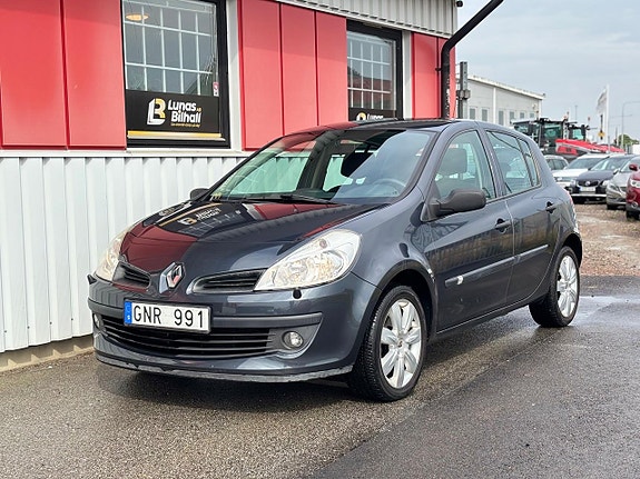 Renault Clio 2 of 17