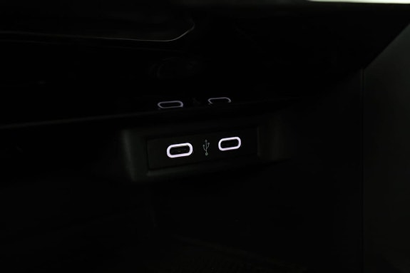 Volkswagen T-Roc 26 of 30
