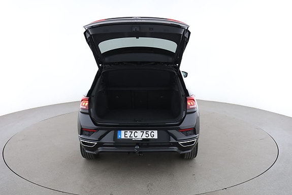 Volkswagen T-Roc 17 of 30