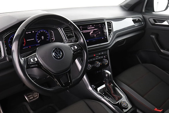 Volkswagen T-Roc 12 of 30