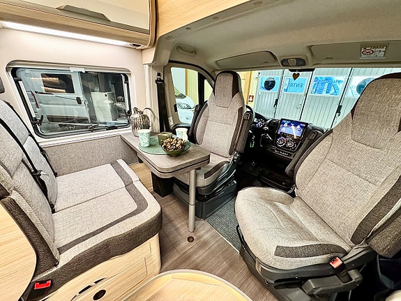 Knaus Boxstar 600 ME Lifetime Långbädd Lithium 314Ah Solpanel MaxxFan Vinterpaket 13 of 30