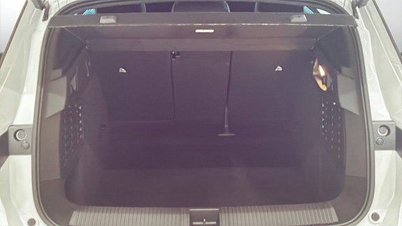 Renault Scenic E-Tech 10 of 25