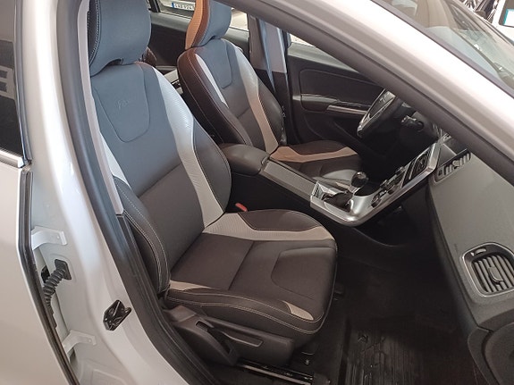 Volvo V60 9 of 21