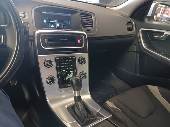 Volvo V60 17 of 21