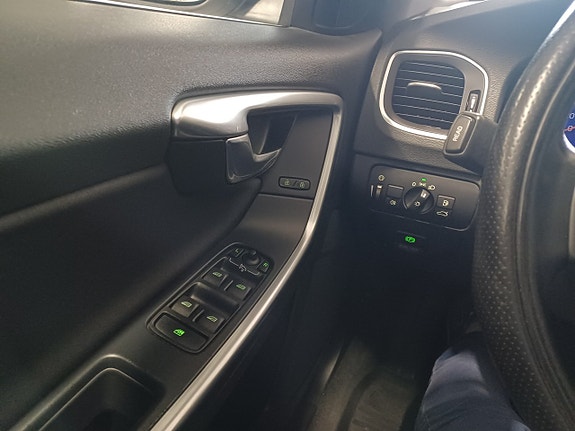 Volvo V60 14 of 21