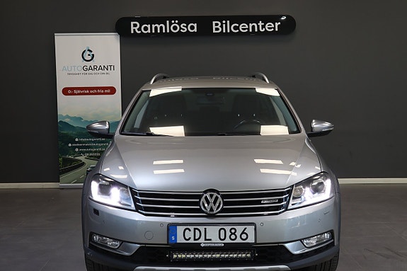 Volkswagen Passat Alltrack 3 of 22
