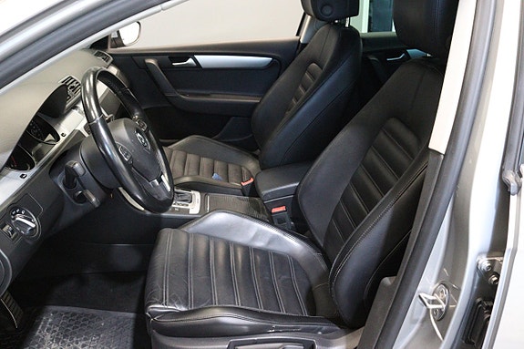 Volkswagen Passat Alltrack 17 of 22