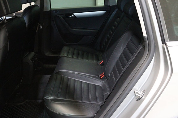 Volkswagen Passat Alltrack 16 of 22