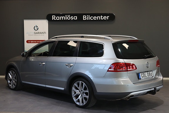 Volkswagen Passat Alltrack 12 of 22