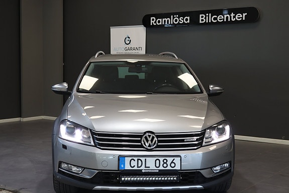 Volkswagen Passat Alltrack 4 of 22