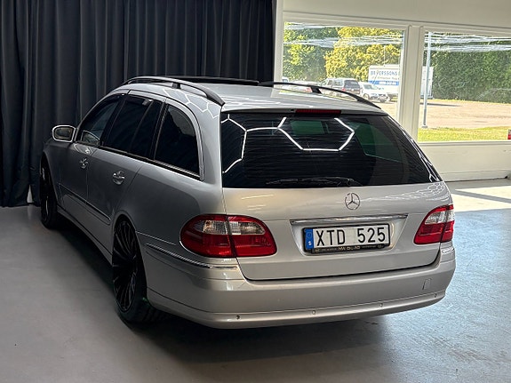Mercedes-Benz E240 3 of 14