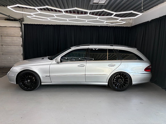 Mercedes-Benz E240 12 of 14