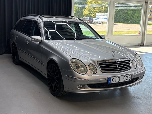 Mercedes-Benz E240 14 of 14