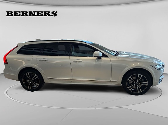 Volvo V90 Cross Country 6 of 22