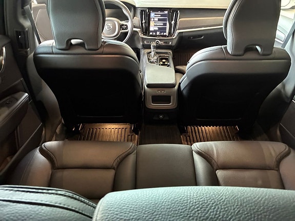 Volvo V90 Cross Country 22 of 22