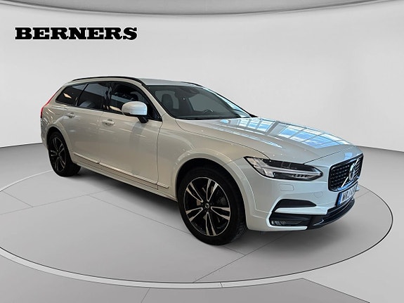 Volvo V90 Cross Country 7 of 22