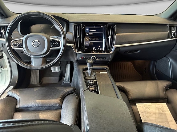 Volvo V90 Cross Country 10 of 22