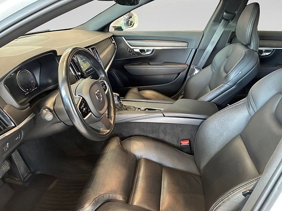 Volvo V90 Cross Country 9 of 22