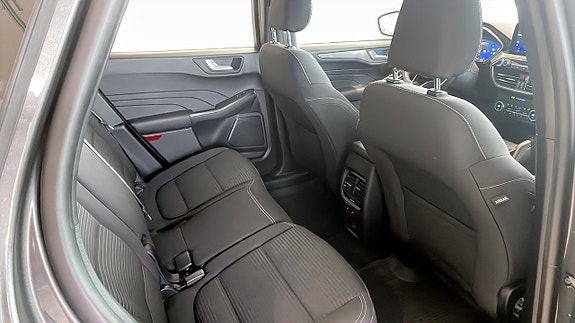 Ford Kuga 5 of 9
