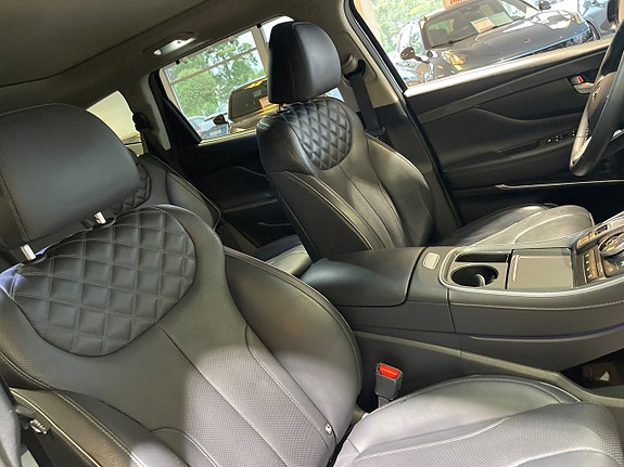 Hyundai Santa Fe 7 of 12