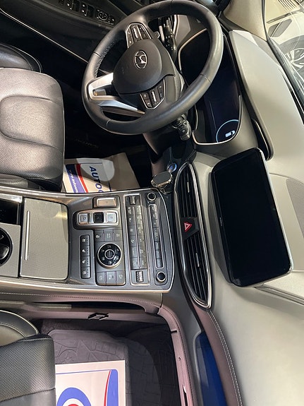 Hyundai Santa Fe 6 of 12