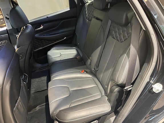 Hyundai Santa Fe 11 of 12
