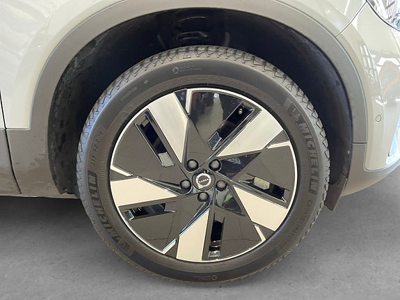 Volvo C40 8 of 26