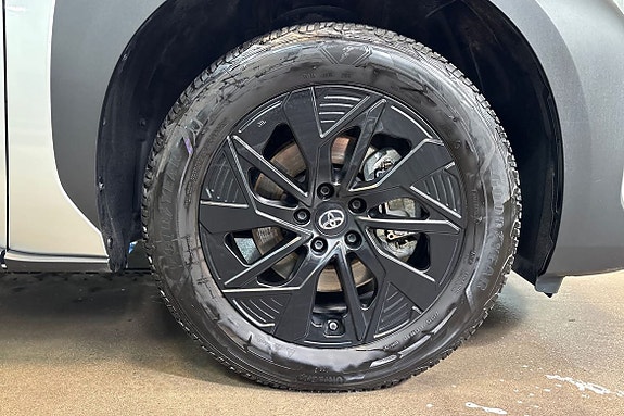 Toyota bZ4X 17 of 21
