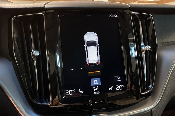 Volvo XC60 16 of 26