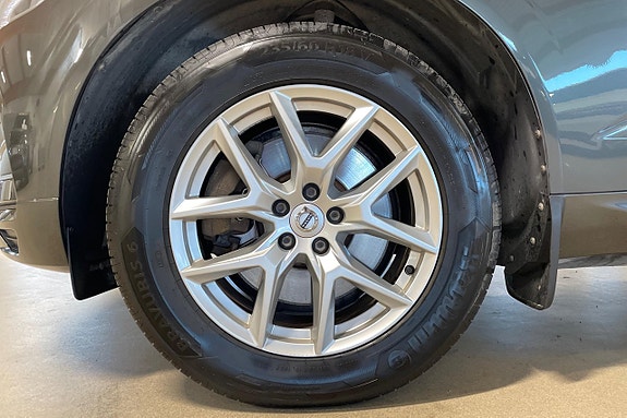Volvo XC60 5 of 26