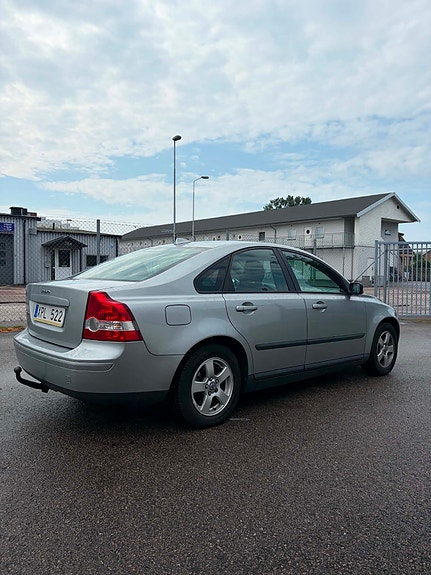 Volvo S40 2 of 7