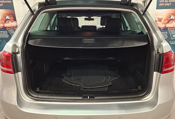 Volkswagen Passat 17 of 25