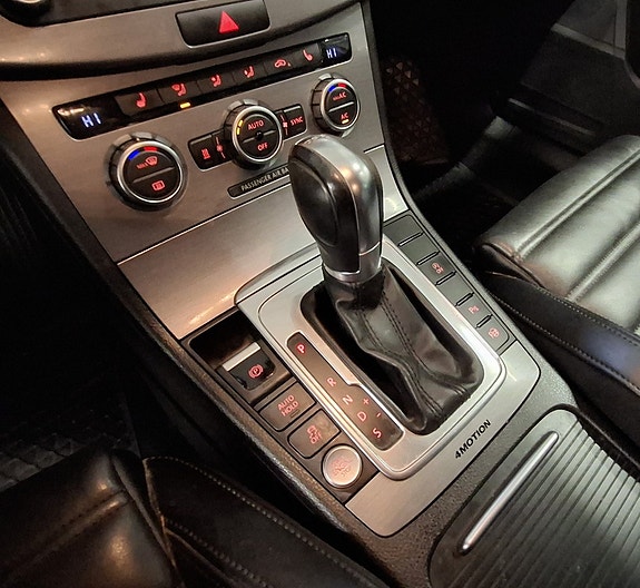 Volkswagen Passat 21 of 25