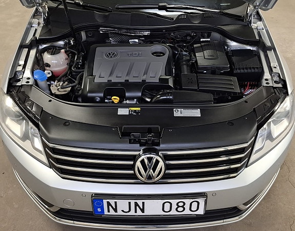 Volkswagen Passat 18 of 25