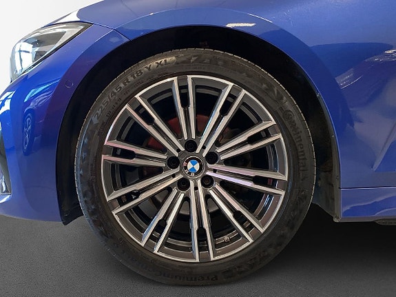 BMW 320d 4 of 5