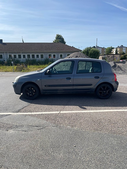 Renault Clio 6 of 7