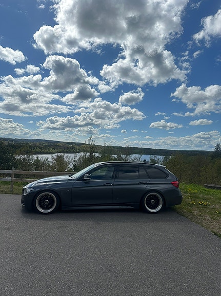 BMW 320d 3 of 5
