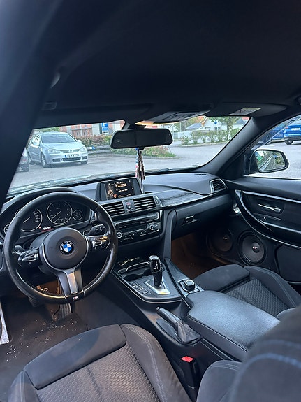 BMW 320d 2 of 5