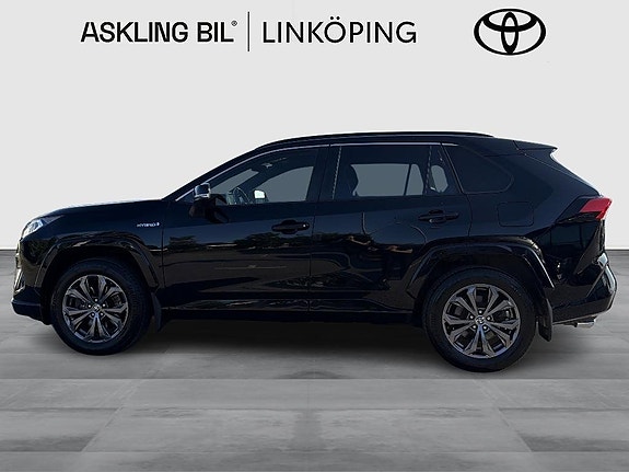 Toyota RAV4 4 of 11