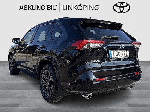 Toyota RAV4 3 of 11