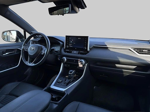 Toyota RAV4 7 of 11