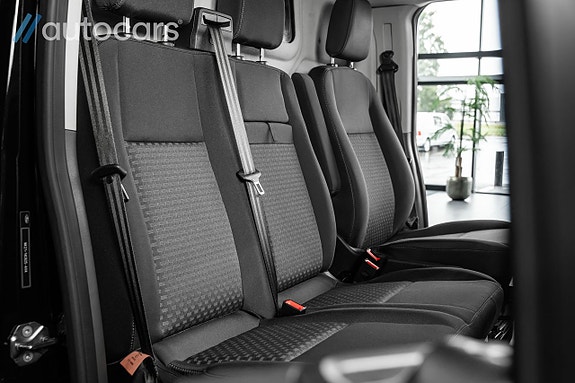 Ford Transit Custom 28 of 29